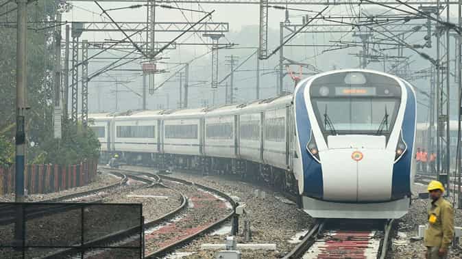 Railway Bonus 2026: रेलवे कर्मचारियों को 17,951 रुपये तक बोनस, कैबिनेट ने दी मंजूरी Railway Bonus 2026: रेलवे कर्मचारियों को 17,951 रुपये तक बोनस, कैबिनेट ने दी मंजूरी