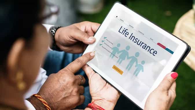 Life Insurance का बढ़ रहा प्रीमियम Life Insurance का बढ़ रहा प्रीमियम