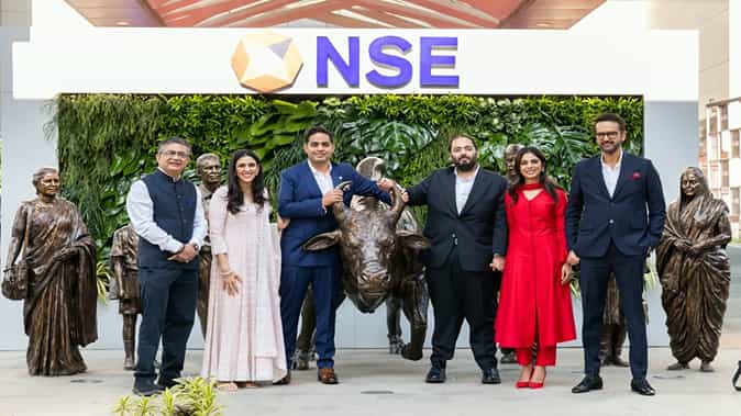 Jio IPO की सफलता का जश्न, कर्मचारियों को मिला समय से पहले वेतन और बोनस