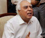 ipl spot fixing government rules out interference with bcci