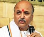 farooqui fit to be in pakistan says togadia