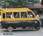 girl student jumps from moving auto because eve teasing