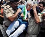 Mistry din't got space so tore Modi's poster