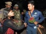 A young Gril surprised suresh raina in hyderabad! 