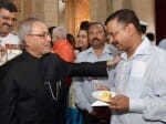pranab invites kejriwal to take more smosas