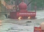 heavy rain in ujjain, temple submerged