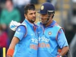 a fan give special gift to dhoni.