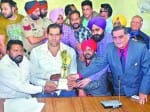 mann punjab da award to the great khali dilip rana
