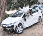 Car crashed into a tree, death three friends.