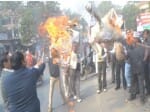 Congressmen blew effigy of Prime Minister Nawaz Sharif and modi