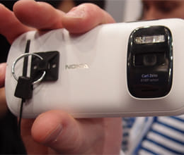 Nokia Pureview 808 good phone in its range