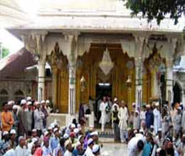film stars away from the mosque, statement go high