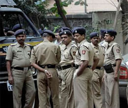 bomb blast threat for allahabad railway station 