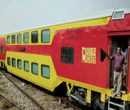 delhi to lucknow from double decker in six hours