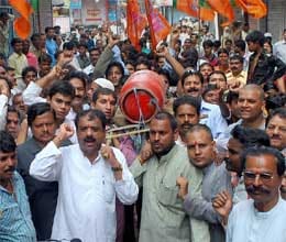 a day off in protest against fdi in bhopal
