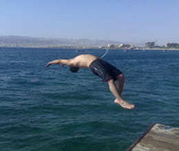 drunk man swims to canada to america