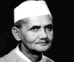 shastri created strong country in difficult situation