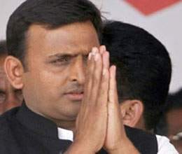 akhilesh yadav arrived at shahid hemraj home