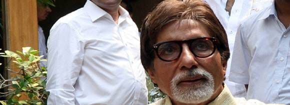 amitabh visits anna hazare village