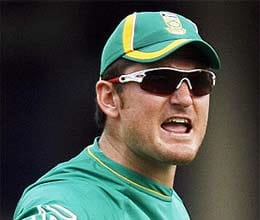 greame smith may miss champions trophy