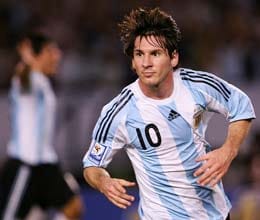 messi hits 300th goal barcelona win