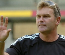 Martin Crowe diagnosed with cancer