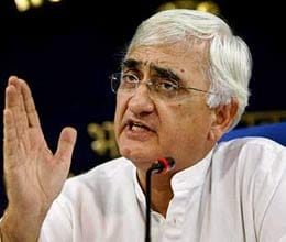khurshid backs shinde on saffron terror