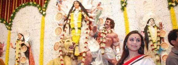 bollywoods bengali actresses celebrate durga puja 