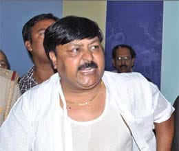  UP minister beaten press photographer and held hostage 