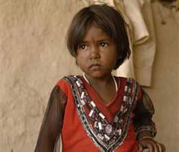 girl complicating between india and pakistan
