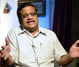 robert vadra dlf land deal ashok khemka report