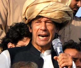 imran khan pulled off flight at pearson