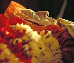 homage to indira gandhi on 28th death anniversary 