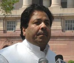 Govt clears India Pak limited over series
