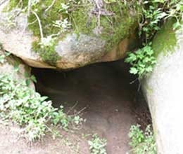 women live in cave since 24 years