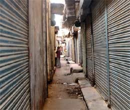 Brief protests in faizabad over arrests 