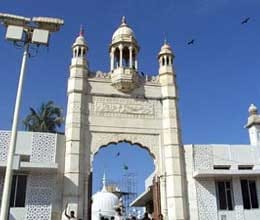 haji ali dargah restricts women entry activits protest