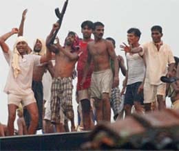 violence in srilankan jail 13 killed