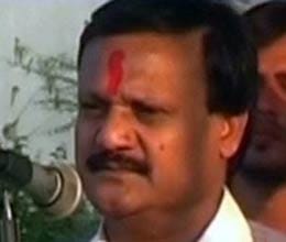 congress mp praises work spirit of rss embarrasses party