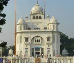 clash in two group rakabganj gurdwara 