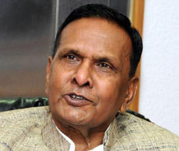 cold war continues between beni prasad verma and samajwadi party