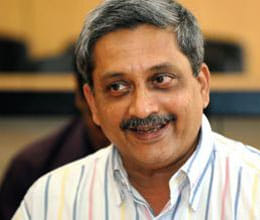 parrikar keeps vow enters multiplex after getting clean chit