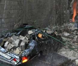 syria twin car bombs in damascus kill 29 people