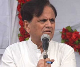 i have never been a contender for cm says ahmed patel