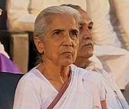 bjp demands kamla beniwal resignation over land scam