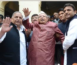 mulayam and akhilesh meet nd tiwari in lucknow