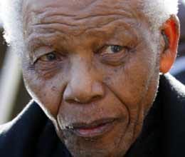 nelson mandela admitted to hospital