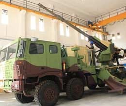 tata unveil India first indigenous 155 mm Bofors type howitzer