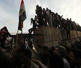 thousands took to the streets in egypt 