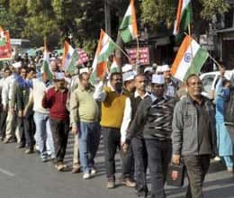 samajvadi party refuse to break strike against promotion in reservation 